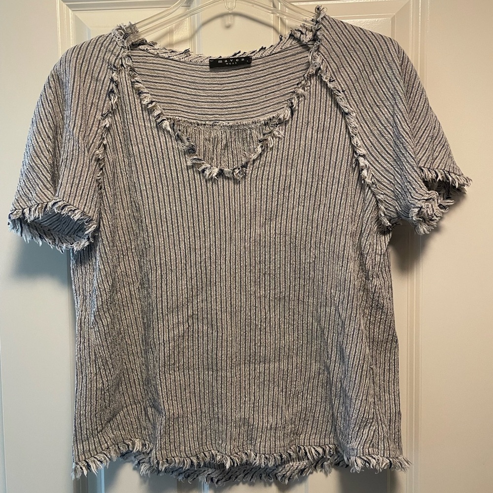 Maven West Gray Ruffled Fitted Short Sleeve Tee